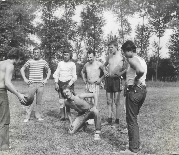 1985 - fotbal - ženatí vs. svobodní.