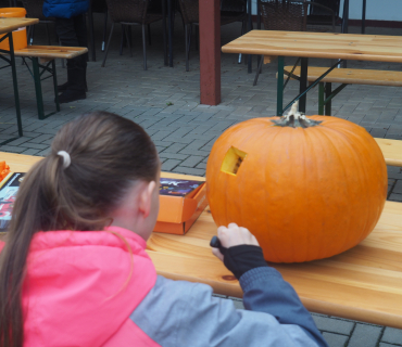 1.11.2025 Dlabání dýní.