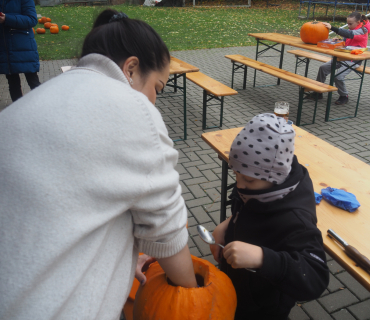 1.11.2025 Dlabání dýní.