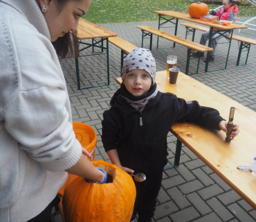 1.11.2025 Dlabání dýní.