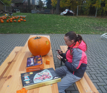 1.11.2025 Dlabání dýní.