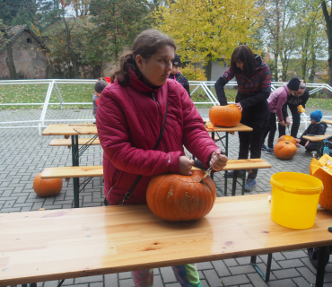 1.11.2025 Dlabání dýní.