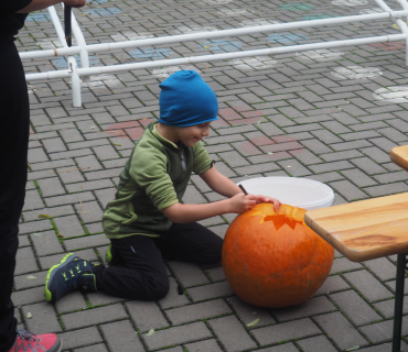 1.11.2025 Dlabání dýní.