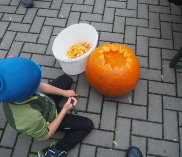 1.11.2025 Dlabání dýní.