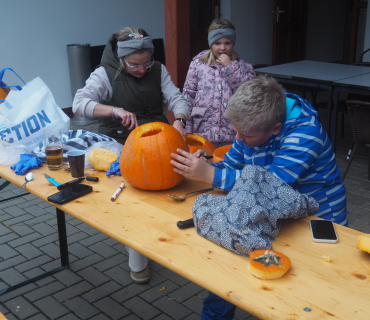 1.11.2025 Dlabání dýní.