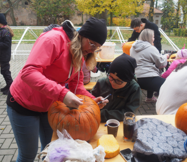 1.11.2025 Dlabání dýní.